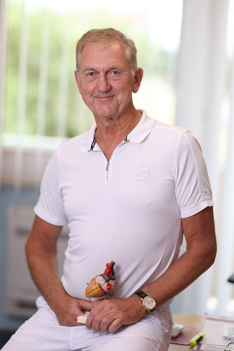 Dr. med. M. Leicht